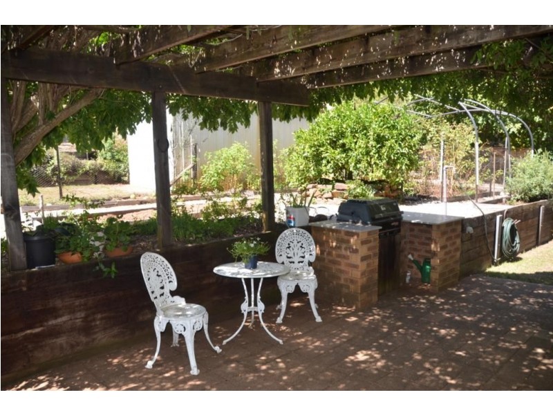 24 Crystal Brook Avenue, Porepunkah, Via, Bright VIC 3741