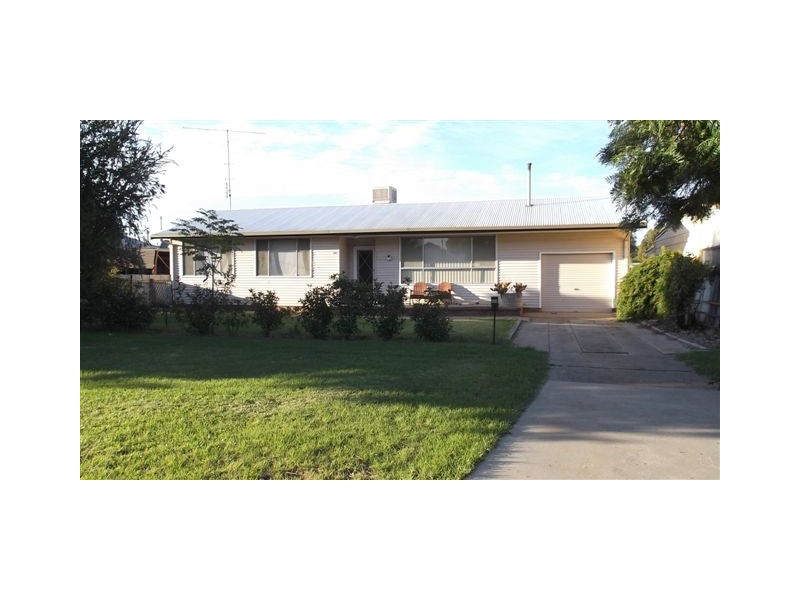 334 Macauley Street, Hay NSW 2711