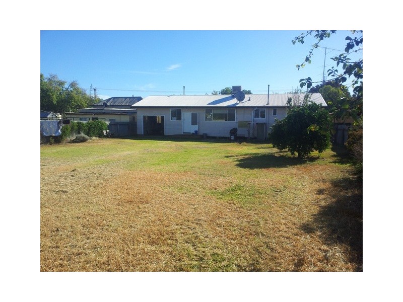 334 Macauley Street, Hay NSW 2711