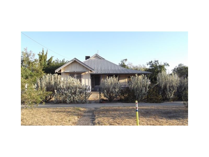 415 Church Street, Hay NSW 2711