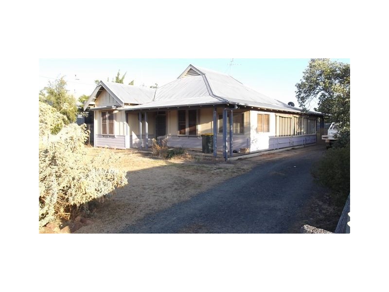 415 Church Street, Hay NSW 2711