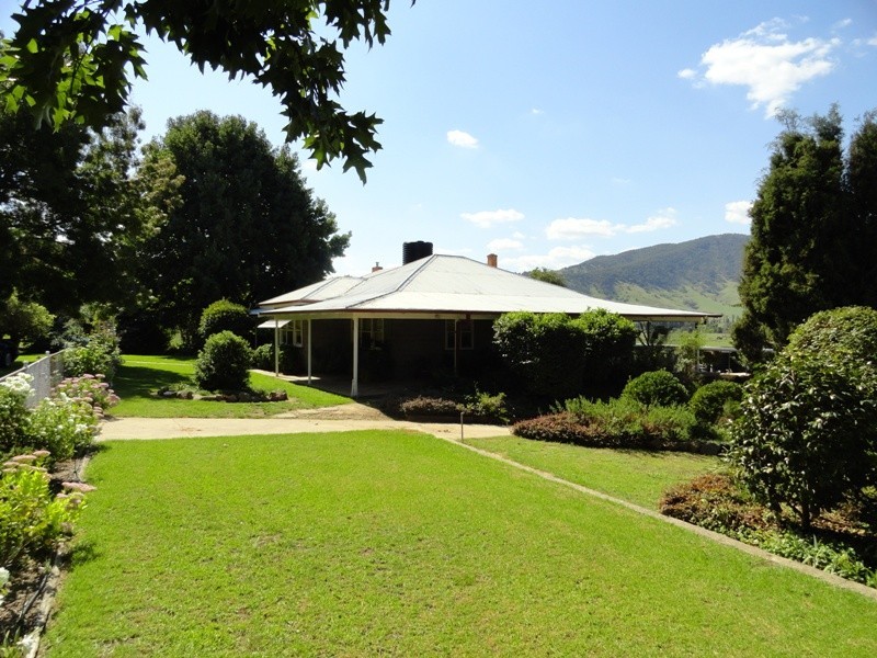 9023 Murray River Road, Walwa VIC 3709