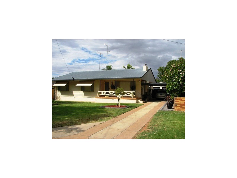 73 Elizabeth, Narrandera NSW 2700