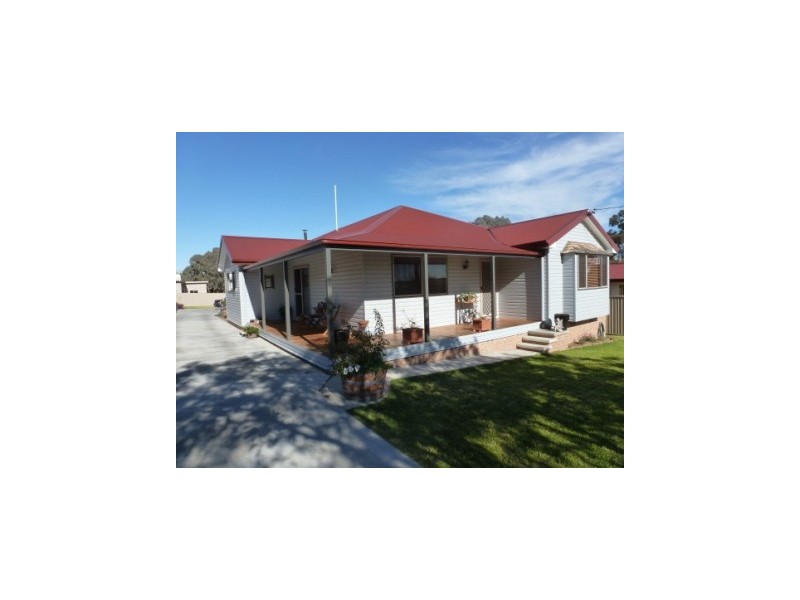 24 Pudman Street, Boorowa NSW 2586