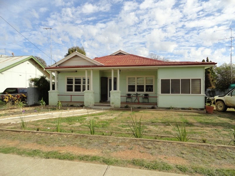 35 Commercial Street, Walla Walla NSW 2659