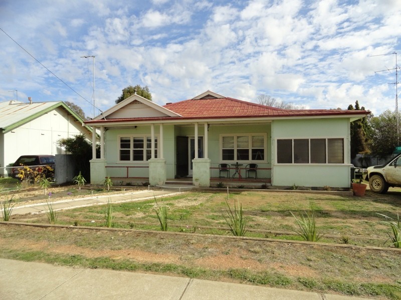 35 Commercial Street, Walla Walla NSW 2659