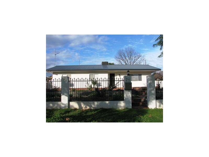 25 Frederica, Narrandera NSW 2700