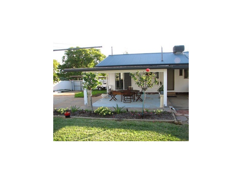 25 Frederica, Narrandera NSW 2700