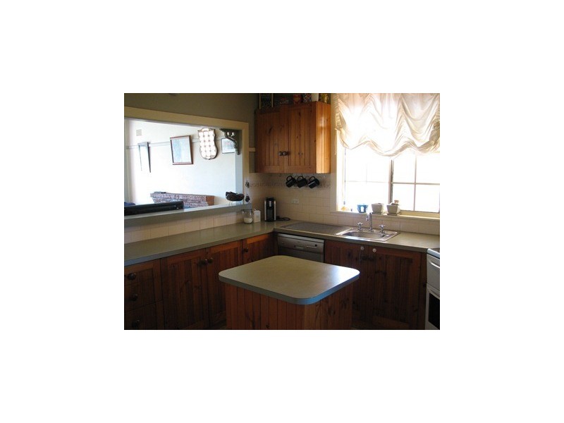 44 Melbourne, Narrandera NSW 2700