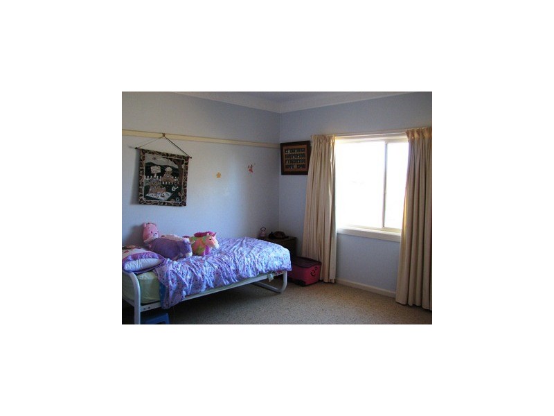 44 Melbourne, Narrandera NSW 2700