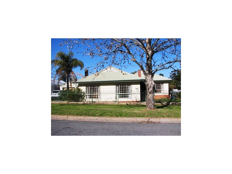 44 Melbourne, Narrandera NSW 2700