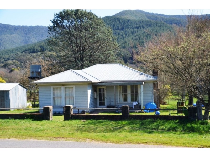 614 Morses Creek Road, Wandiligong VIC 3744