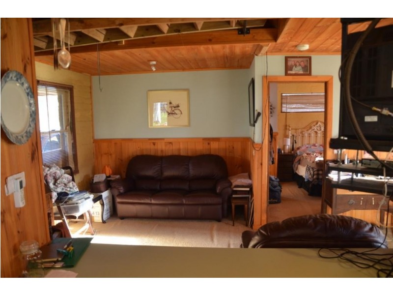 614 Morses Creek Road, Wandiligong VIC 3744