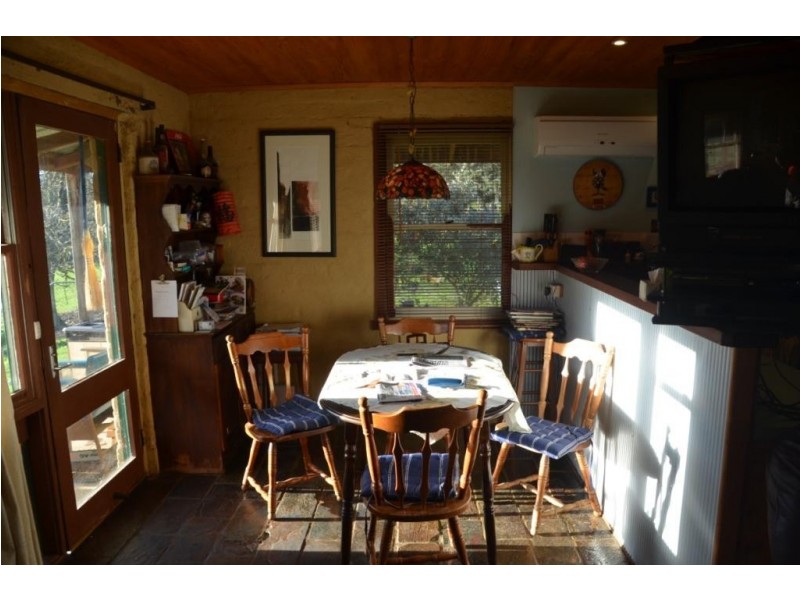 614 Morses Creek Road, Wandiligong VIC 3744