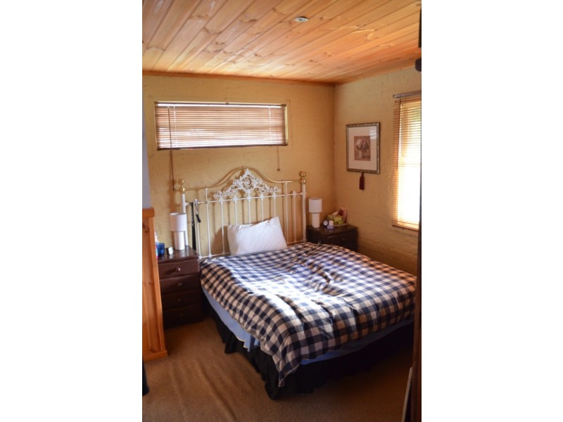 614 Morses Creek Road, Wandiligong VIC 3744