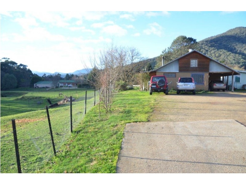 614 Morses Creek Road, Wandiligong VIC 3744