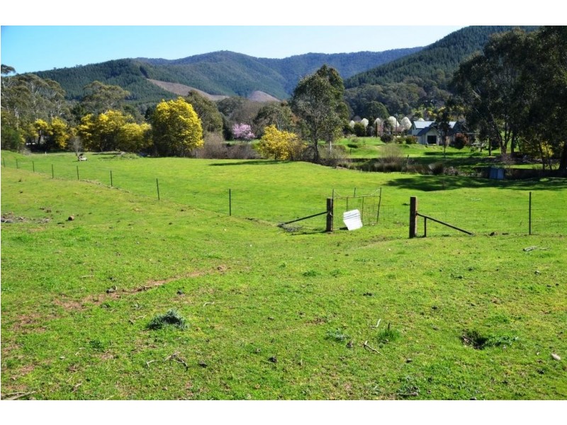 614 Morses Creek Road, Wandiligong VIC 3744