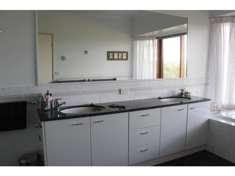 “Water Rings” Huon Creek, Wodonga VIC 3690