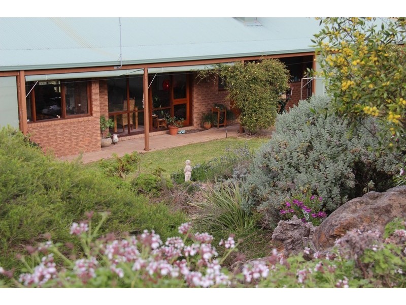 “Water Rings” Huon Creek, Wodonga VIC 3690