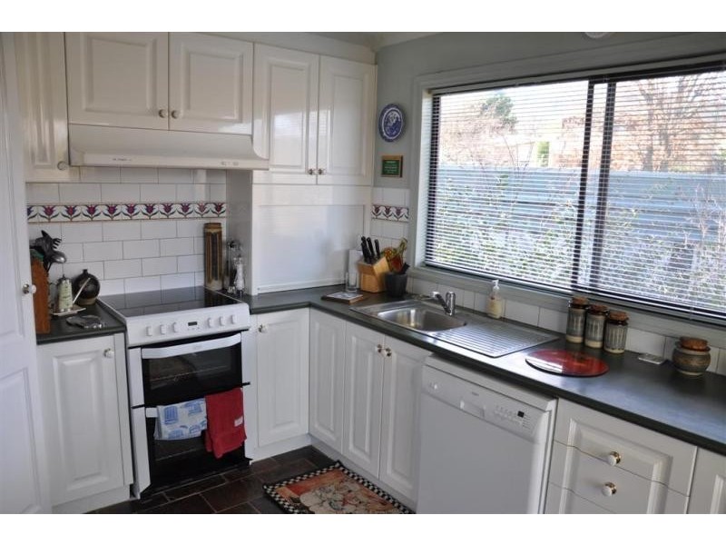 10 Bradney Street, Khancoban NSW 2642