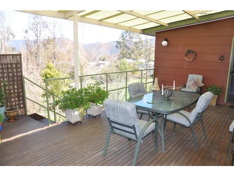 10 Bradney Street, Khancoban NSW 2642