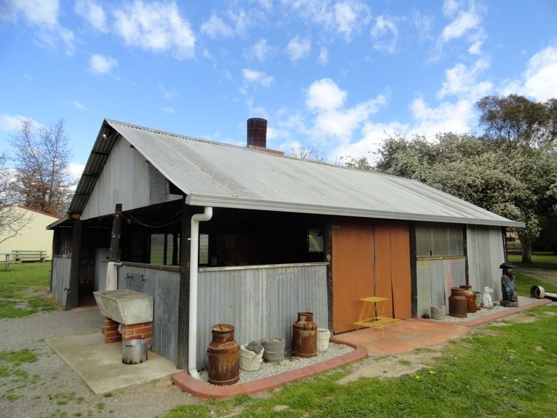 373 Toveys Road, Chiltern VIC 3683