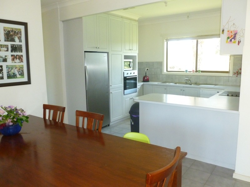 2327 Urana Road, Jindera NSW 2642