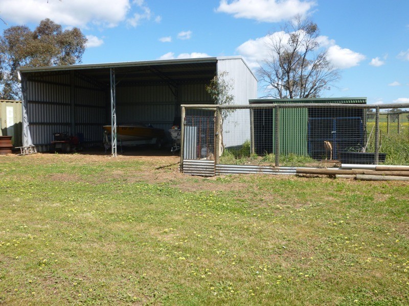 2327 Urana Road, Jindera NSW 2642