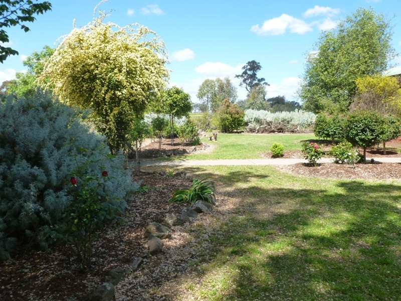 2327 Urana Road, Jindera NSW 2642