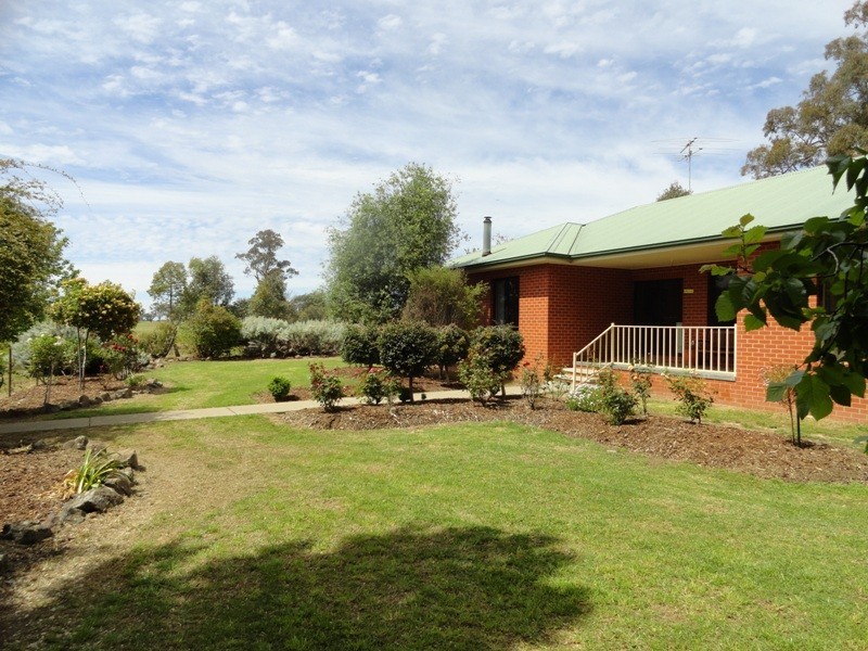 2327 Urana Road, Jindera NSW 2642