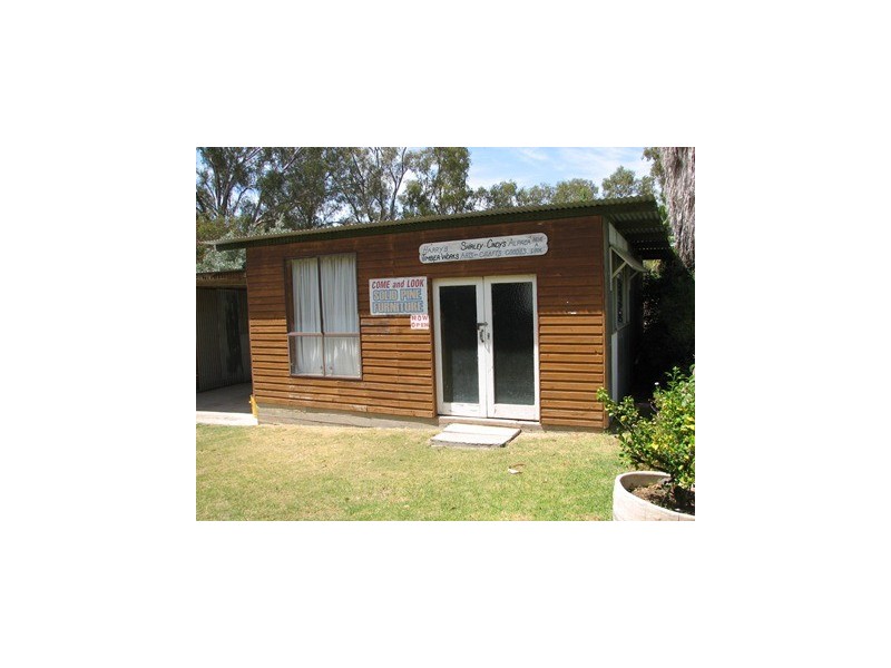 17 Townsend Street, Narrandera NSW 2700