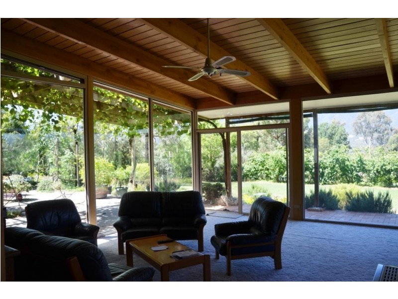 2 Drummond Street, Tawonga VIC 3697