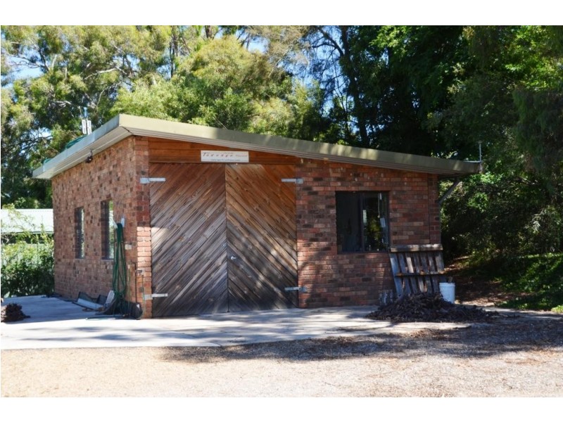 2 Drummond Street, Tawonga VIC 3697
