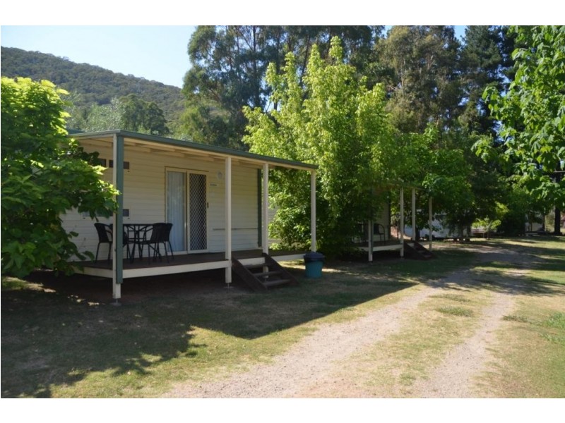 12 Long Tunnel Track, Wandiligong VIC 3744