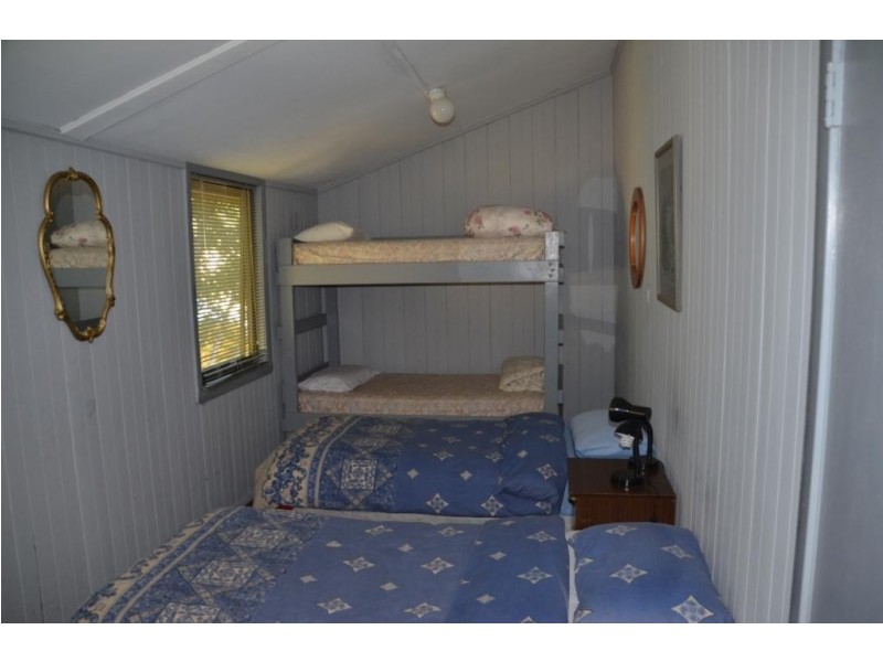 12 Long Tunnel Track, Wandiligong VIC 3744