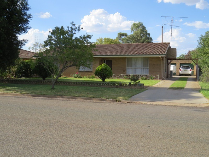75 Wells, Finley NSW 2713