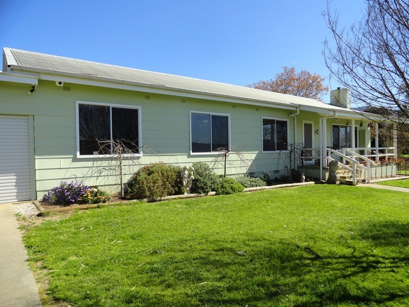 136 Cogdell Lane, Kergunyah VIC 3691
