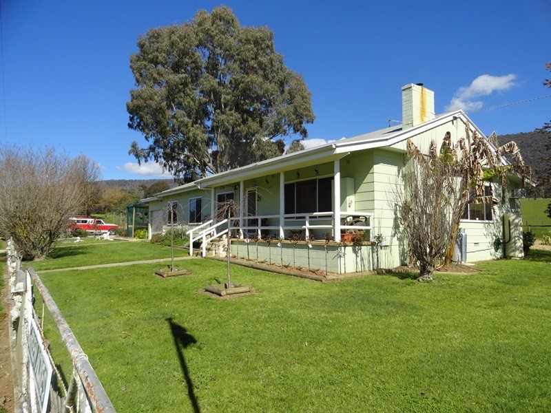 136 Cogdell Lane, Kergunyah VIC 3691