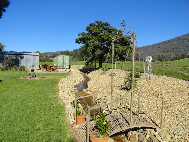 136 Cogdell Lane, Kergunyah VIC 3691