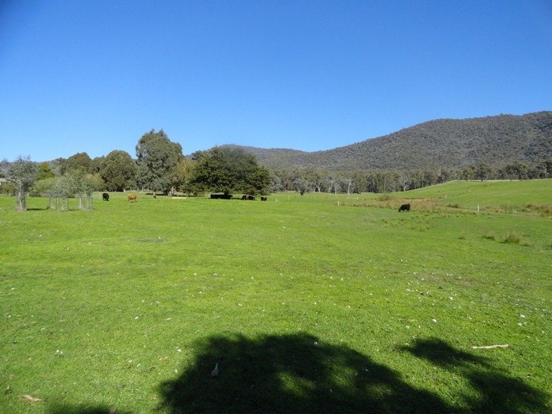 136 Cogdell Lane, Kergunyah VIC 3691