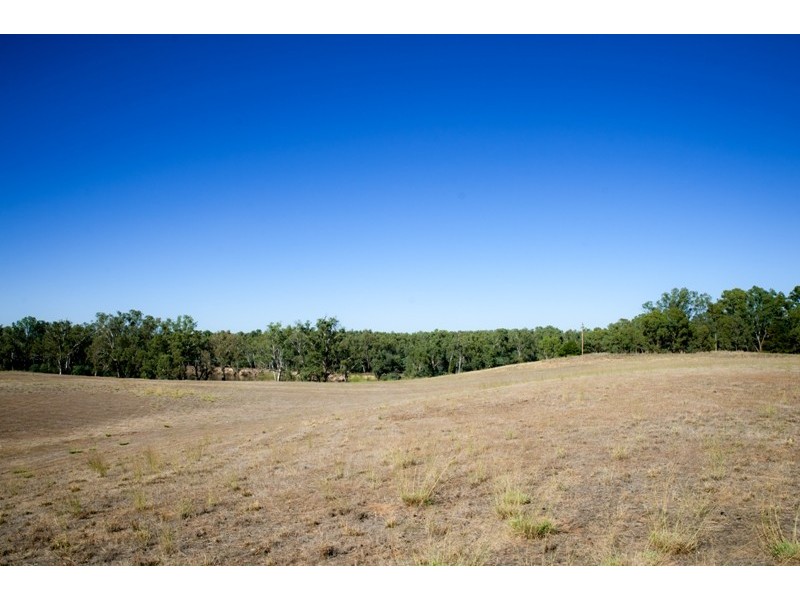 83 Ngawe Road, Barooga NSW 3644