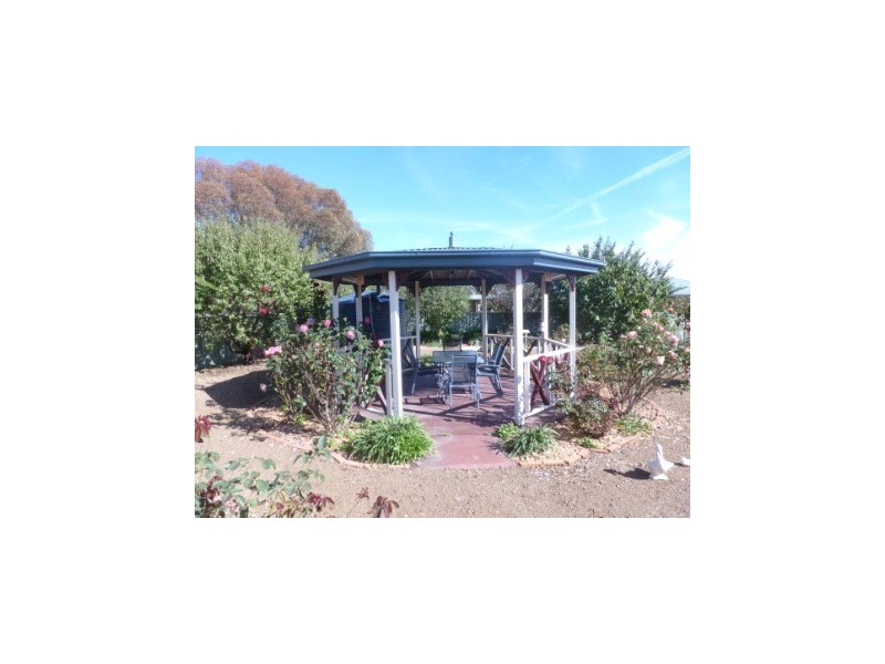 95 Long St, Boorowa NSW 2586