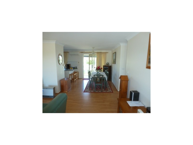 95 Long St, Boorowa NSW 2586