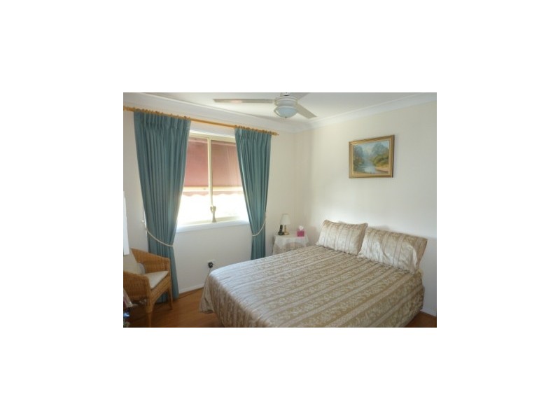 95 Long St, Boorowa NSW 2586