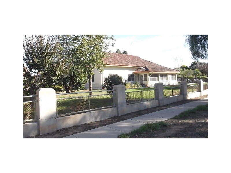 240 Lachlan Street, Hay NSW 2711
