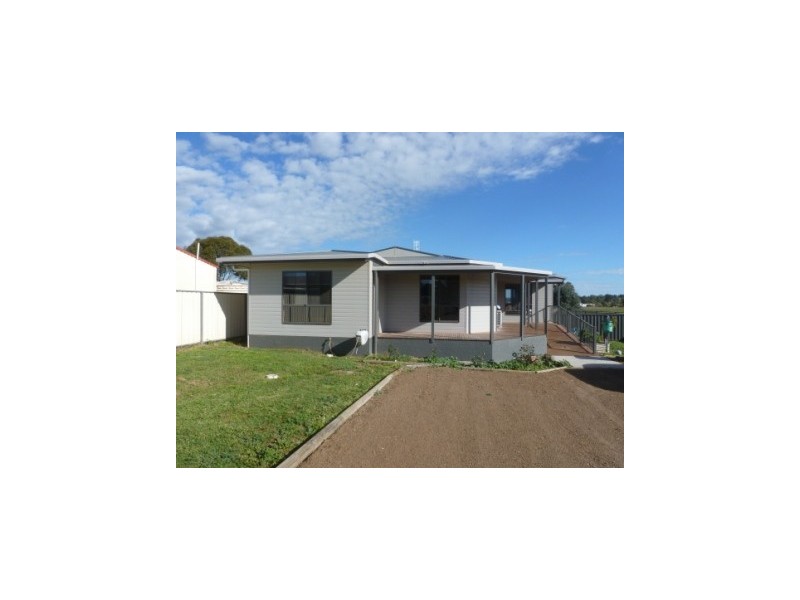 25 Ford St, Boorowa NSW 2586