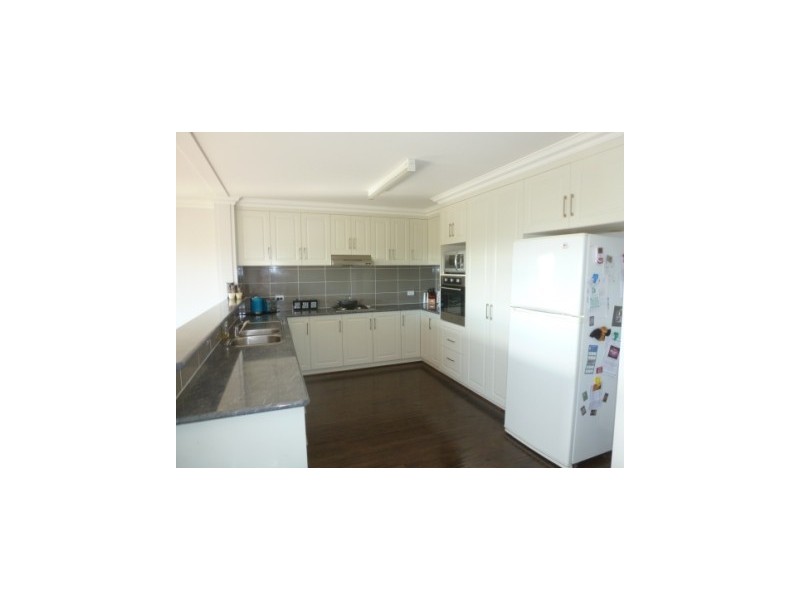 25 Ford St, Boorowa NSW 2586