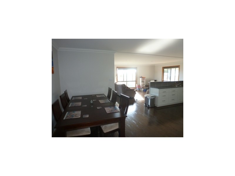 25 Ford St, Boorowa NSW 2586