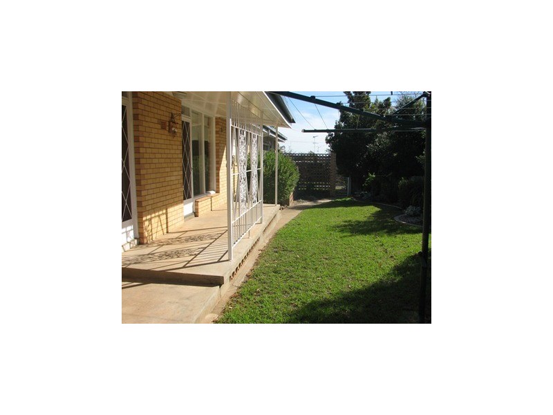 5 Shady Street, Narrandera NSW 2700