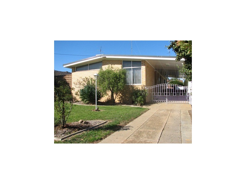 5 Shady Street, Narrandera NSW 2700